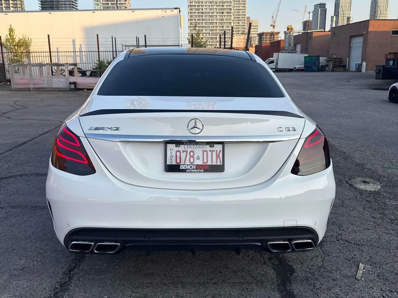 Mercedes-Benz C 63 AMG * 63 * АВТОКРЕДИТ БЕЗ ПЪРВОНАЧАЛНА ВНОСКА* , снимка 4 - Автомобили и джипове - 55427422