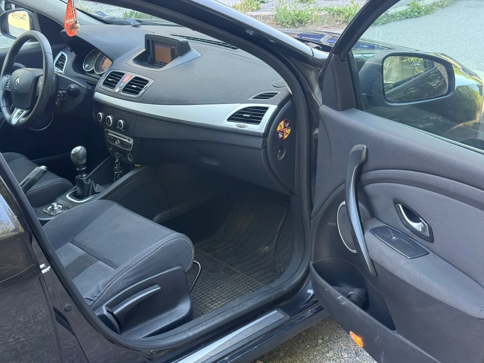 Renault Megane 1.5 DCI, снимка 6 - Автомобили и джипове - 55511602