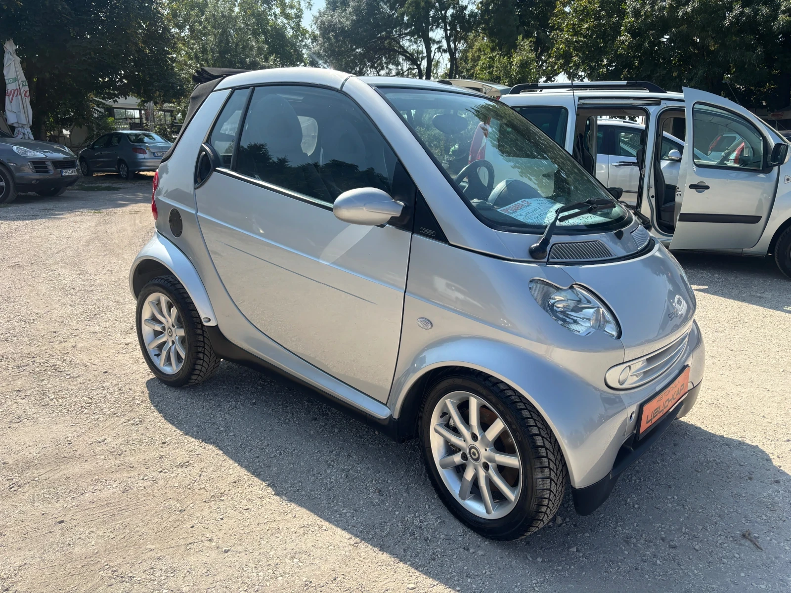 Smart Fortwo 2002+ 0.6+ АВТОМАТ+ 110хл+ КАБРИО+ С.ИСТОРИЯ, снимка 3 - Автомобили и джипове - 55785917