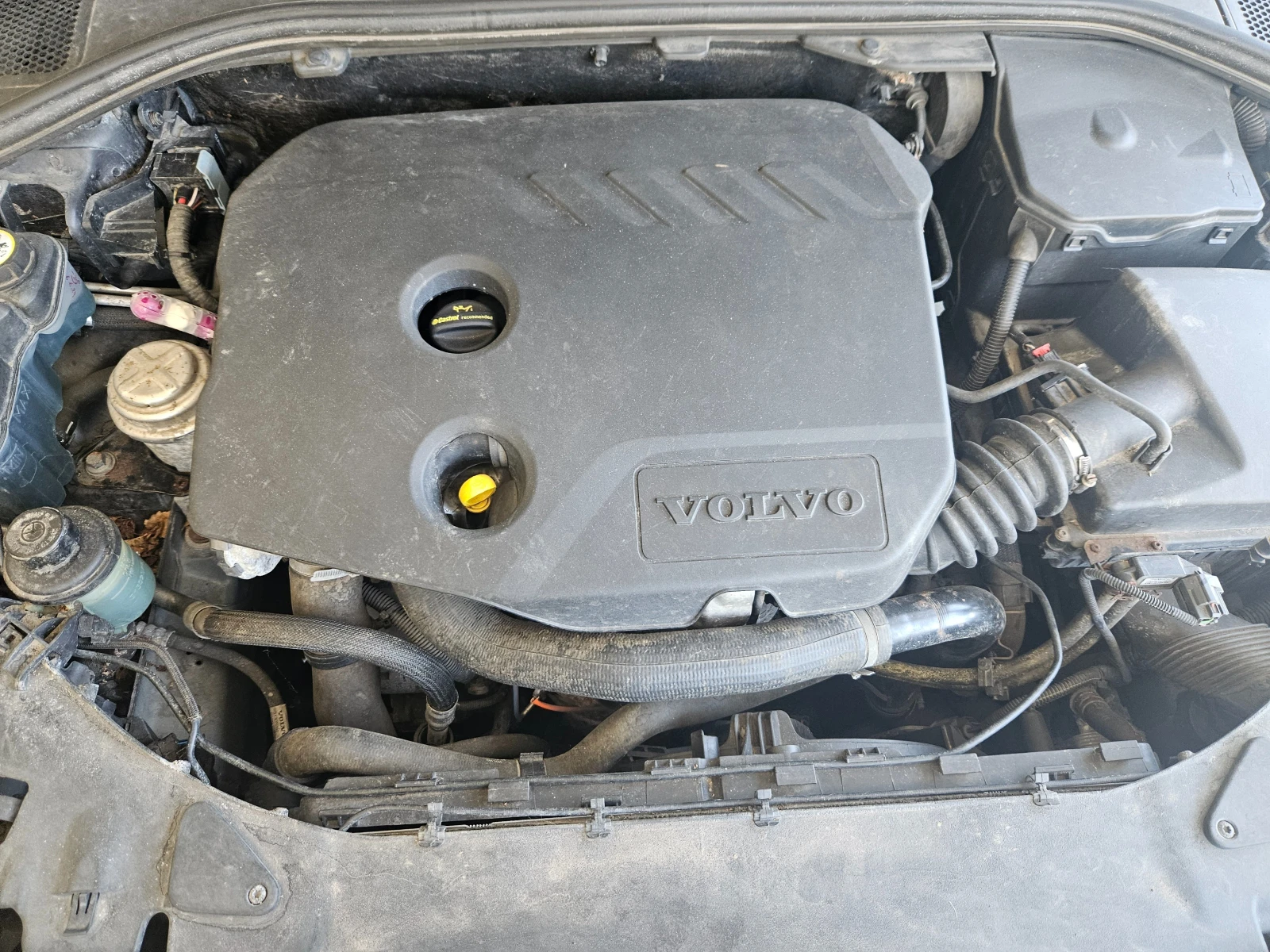 Volvo S60, снимка 15 - Автомобили и джипове - 56326332