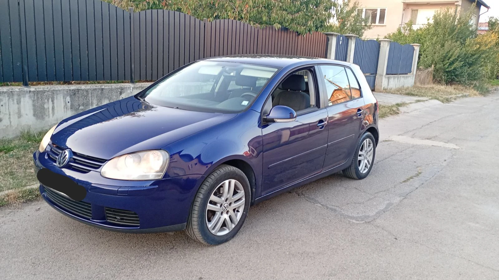 VW Golf 1.6 клима гаражен , снимка 2 - Автомобили и джипове - 56378928