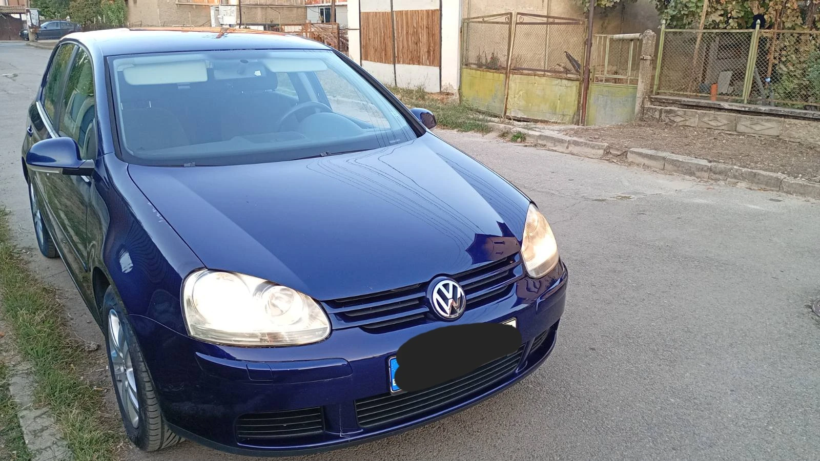 VW Golf 1.6 клима гаражен , снимка 7 - Автомобили и джипове - 56378928