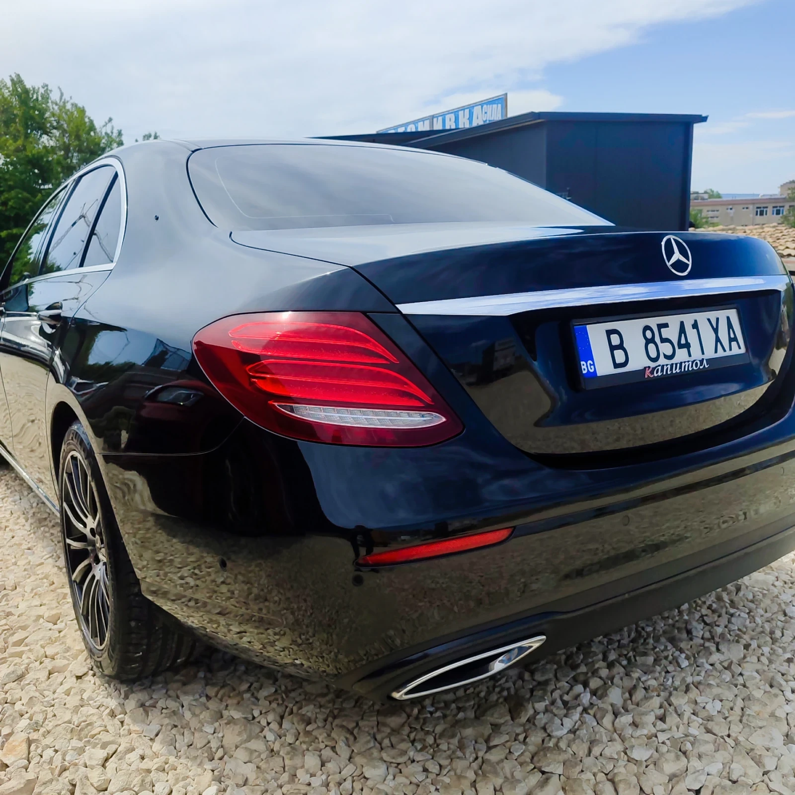 Mercedes-Benz E 220, снимка 3 - Автомобили и джипове - 56444094