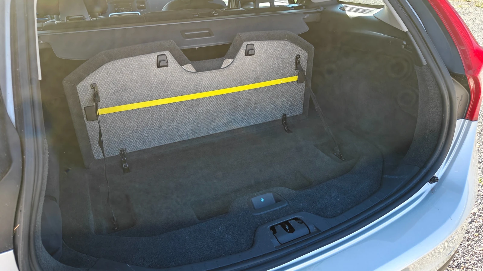 Volvo V60 2.0, D3, 163кс, снимка 13 - Автомобили и джипове - 56585478