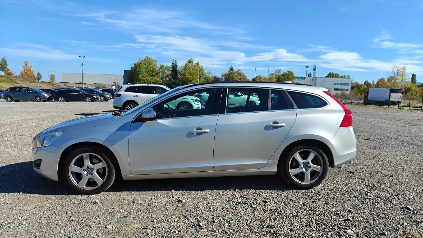 Volvo V60 2.0, D3, 163кс, снимка 7 - Автомобили и джипове - 56585478