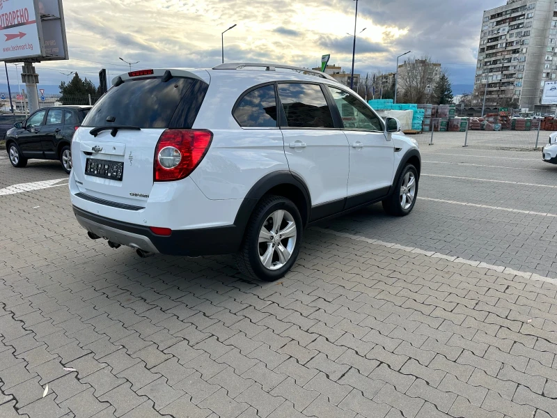 Chevrolet Captiva 2.2 /184 kc 7 местен, снимка 4 - Автомобили и джипове - 48303579