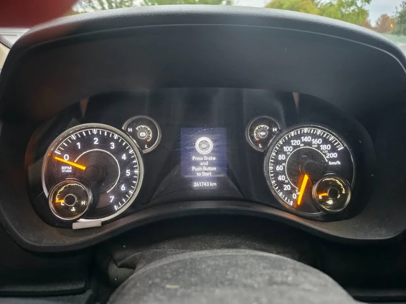 Dodge RAM 1500 CARFAX* АВТОФИНАНСИРАНЕ БЕЗ ПЪРВОНАЧАЛНА ВНОСКА, снимка 5 - Автомобили и джипове - 52692104