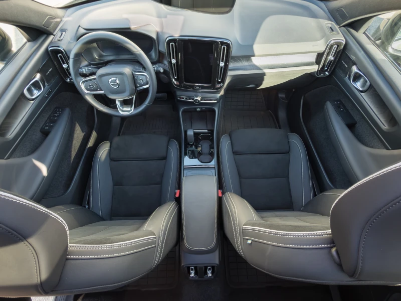 Volvo XC40 Recharge 82kwh, снимка 5 - Автомобили и джипове - 53115448