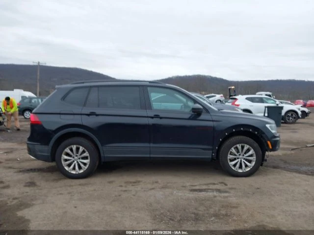 VW Tiguan 2.0T S - изображение 3