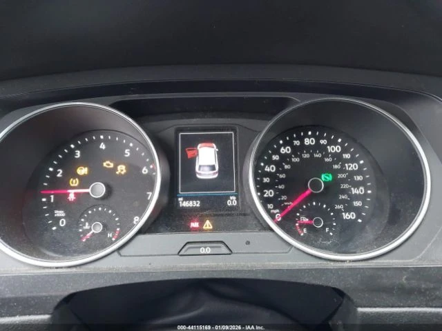 VW Tiguan 2.0T S, снимка 12 - Автомобили и джипове - 53451618