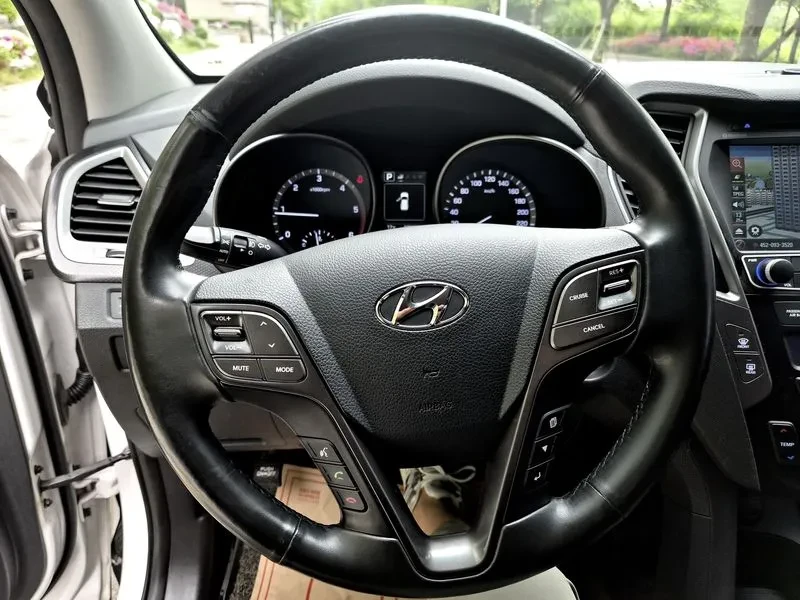 Hyundai Santa fe 2.0 CRDi 4WD - САМО 30% АВАНС, снимка 16 - Автомобили и джипове - 56021757