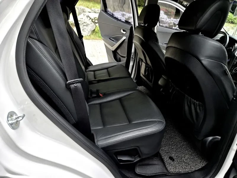 Hyundai Santa fe 2.0 CRDi 4WD - САМО 30% АВАНС, снимка 13 - Автомобили и джипове - 56021757