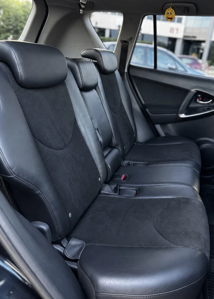 Toyota Rav4 2.2 D-4D, снимка 13 - Автомобили и джипове - 56741141