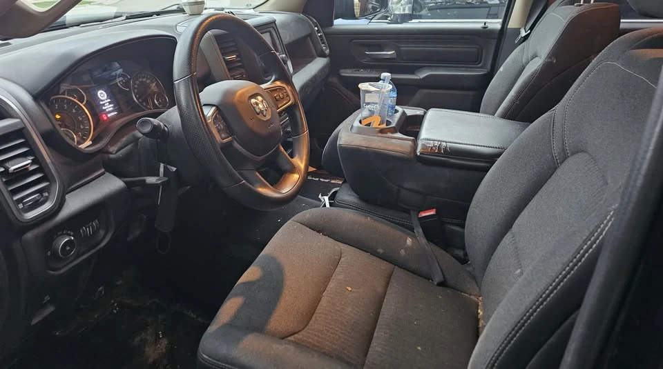 Dodge RAM 1500 CARFAX* АВТОФИНАНСИРАНЕ БЕЗ ПЪРВОНАЧАЛНА ВНОСКА - изображение 4