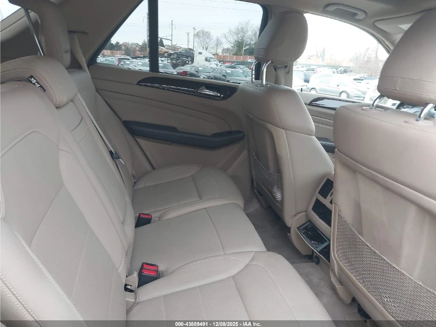 Mercedes-Benz ML 350 Подгрев* Камера* Панорама* М.ТОЧКА - изображение 10