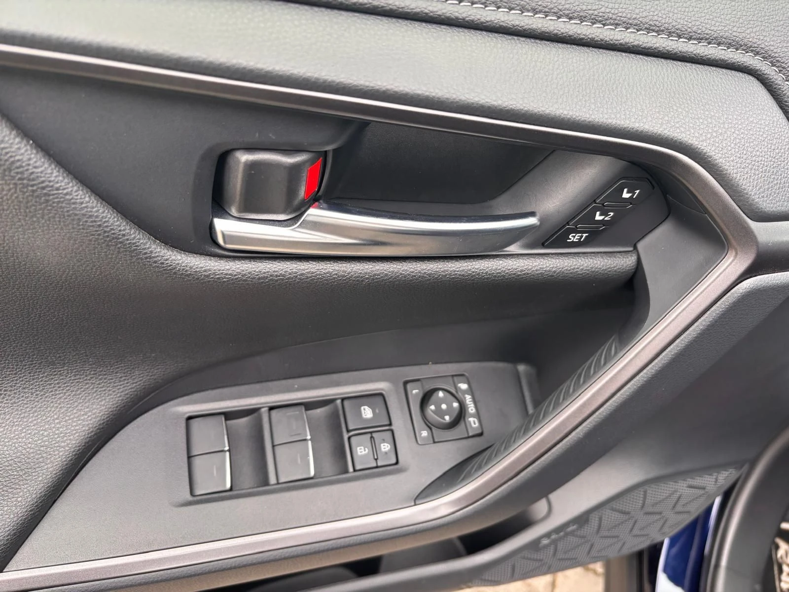 Toyota Rav4 2.5 HEV GR SPORT  4x4| 360º| JBL PANORAMA TOP, снимка 15 - Автомобили и джипове - 53965335