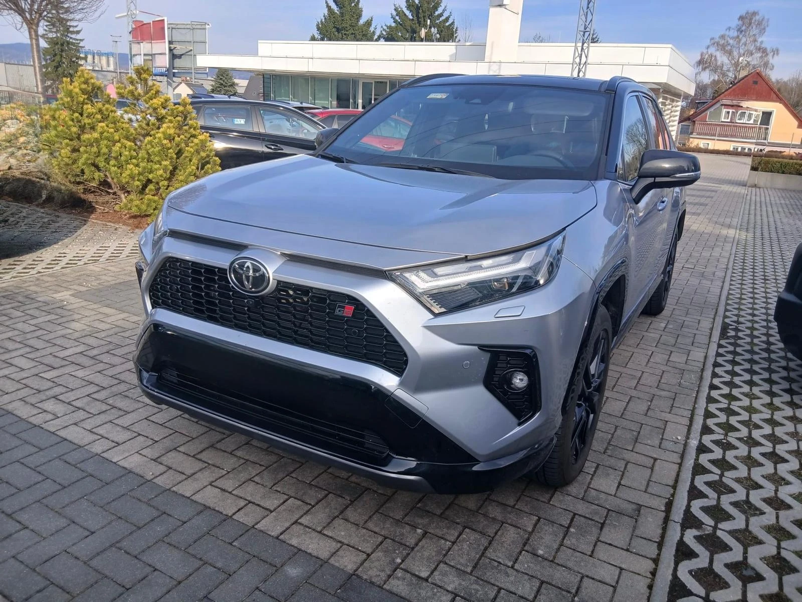 Toyota Rav4 2.5 HEV GR SPORT  4x4| 360º| JBL PANORAMA TOP, снимка 2 - Автомобили и джипове - 53965335