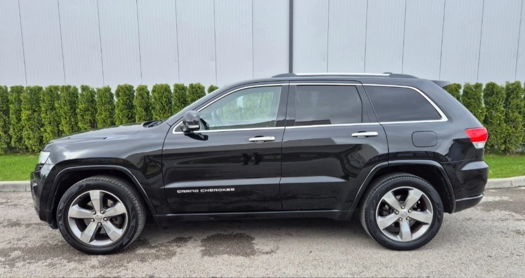 Jeep Grand cherokee 3.0 OVERLAND, снимка 2 - Автомобили и джипове - 54179917