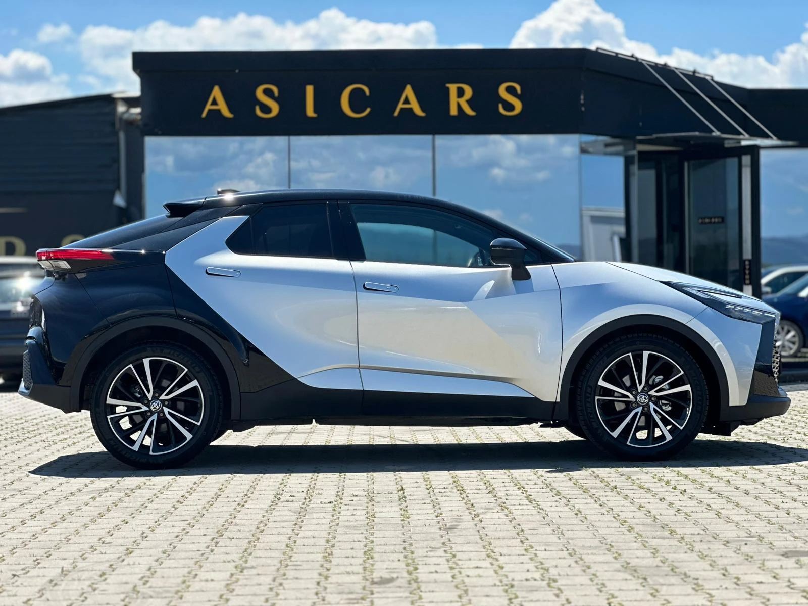 Toyota C-HR / LOUNGE PREMIER / 2.0 HYBRID / TOP /, снимка 6 - Автомобили и джипове - 54441299