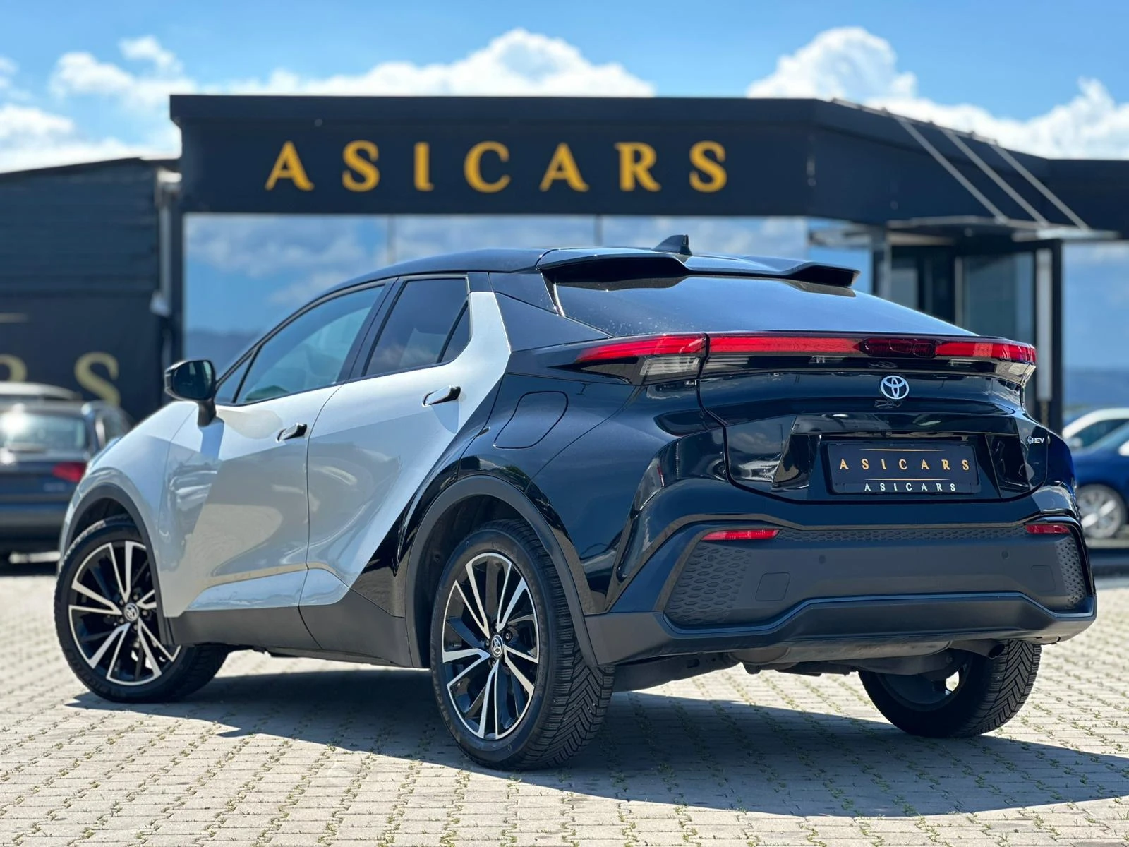 Toyota C-HR / LOUNGE PREMIER / 2.0 HYBRID / TOP /, снимка 3 - Автомобили и джипове - 54441299