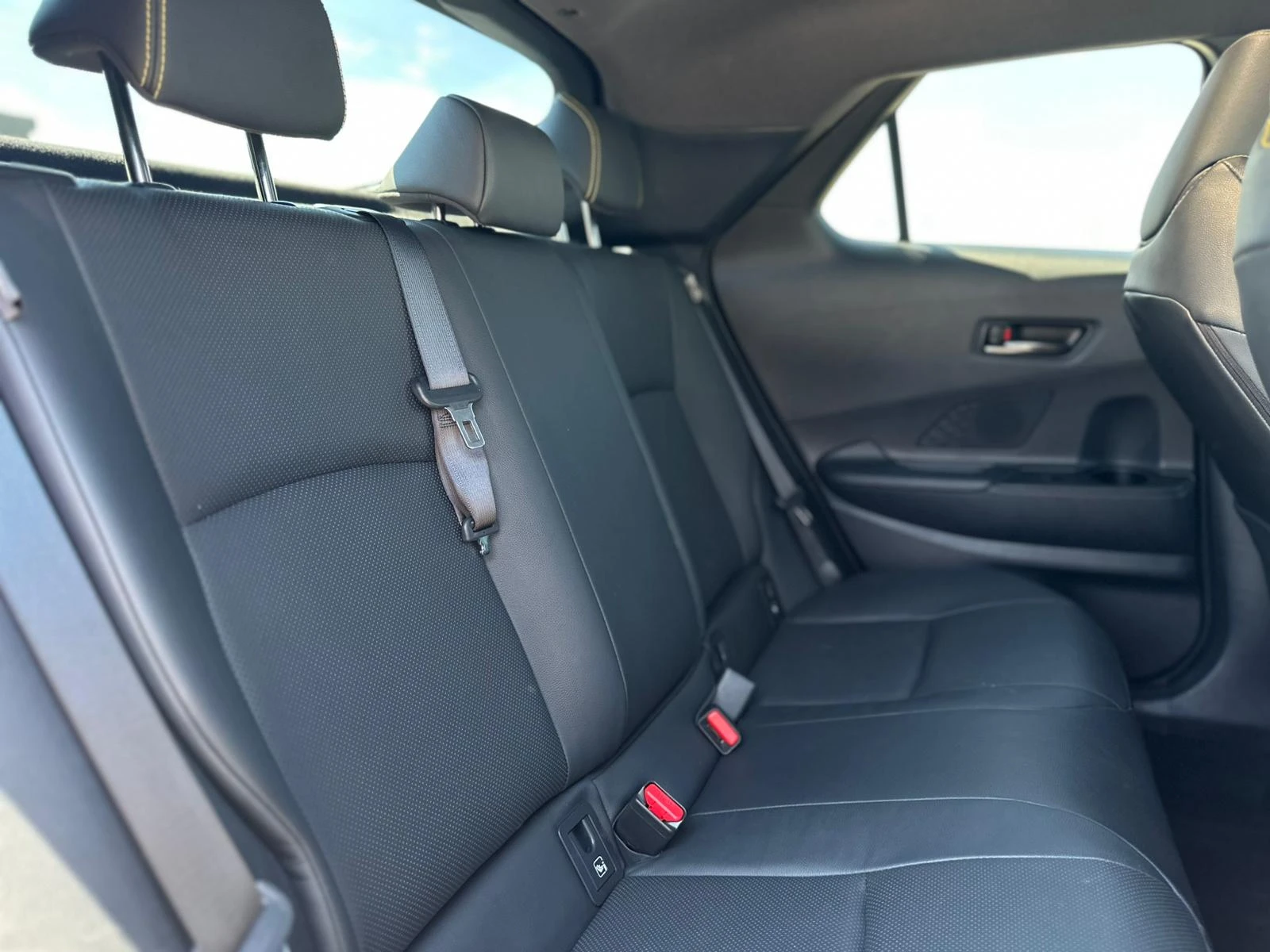 Toyota C-HR / LOUNGE PREMIER / 2.0 HYBRID / TOP /, снимка 11 - Автомобили и джипове - 54441299
