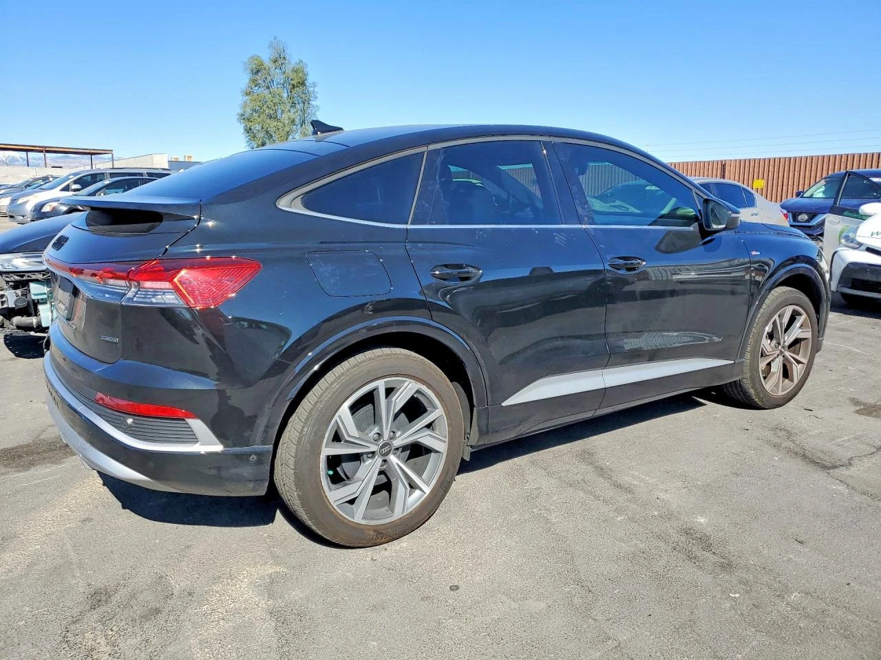 Audi Q4 E-Tron Sportback Premium Plus, снимка 4 - Автомобили и джипове - 54647758