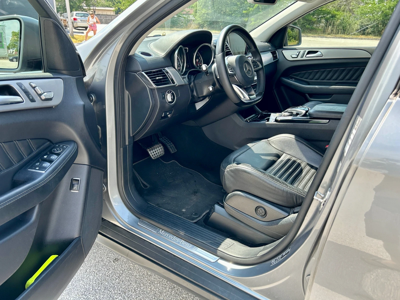 Mercedes-Benz GLE 350 d AMG пакет, снимка 6 - Автомобили и джипове - 54801140
