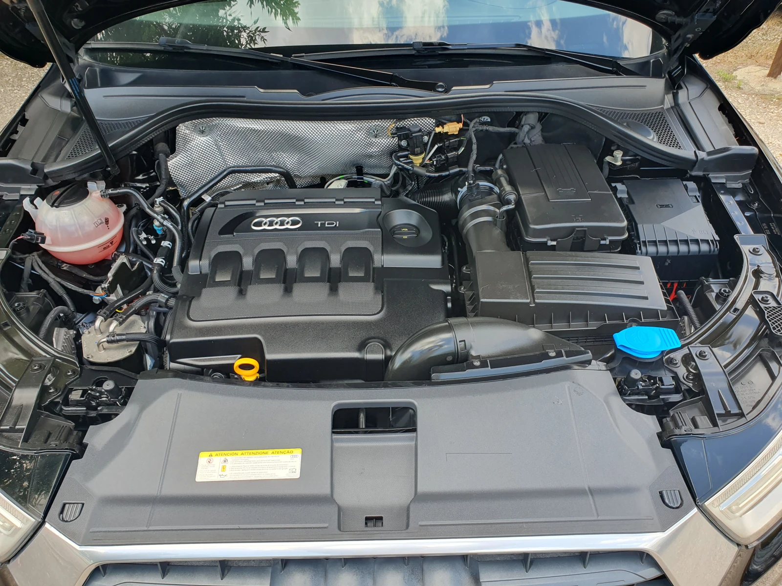 Audi Q3 2.0 TDI BIXENON LED NAVI СЕРВИЗНА ИСТОРИЯ, снимка 17 - Автомобили и джипове - 55363834