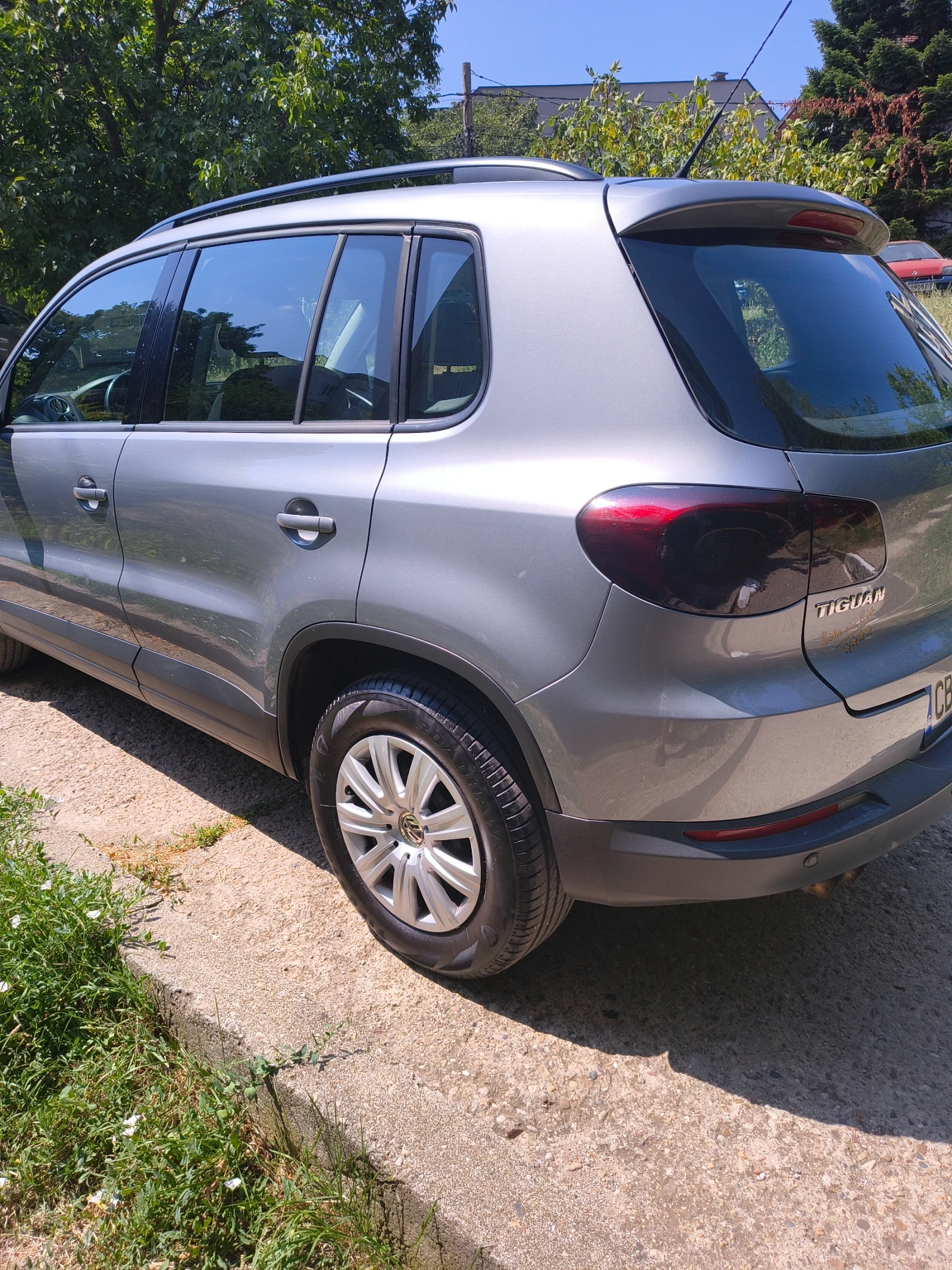 VW Tiguan, снимка 4 - Автомобили и джипове - 55605067