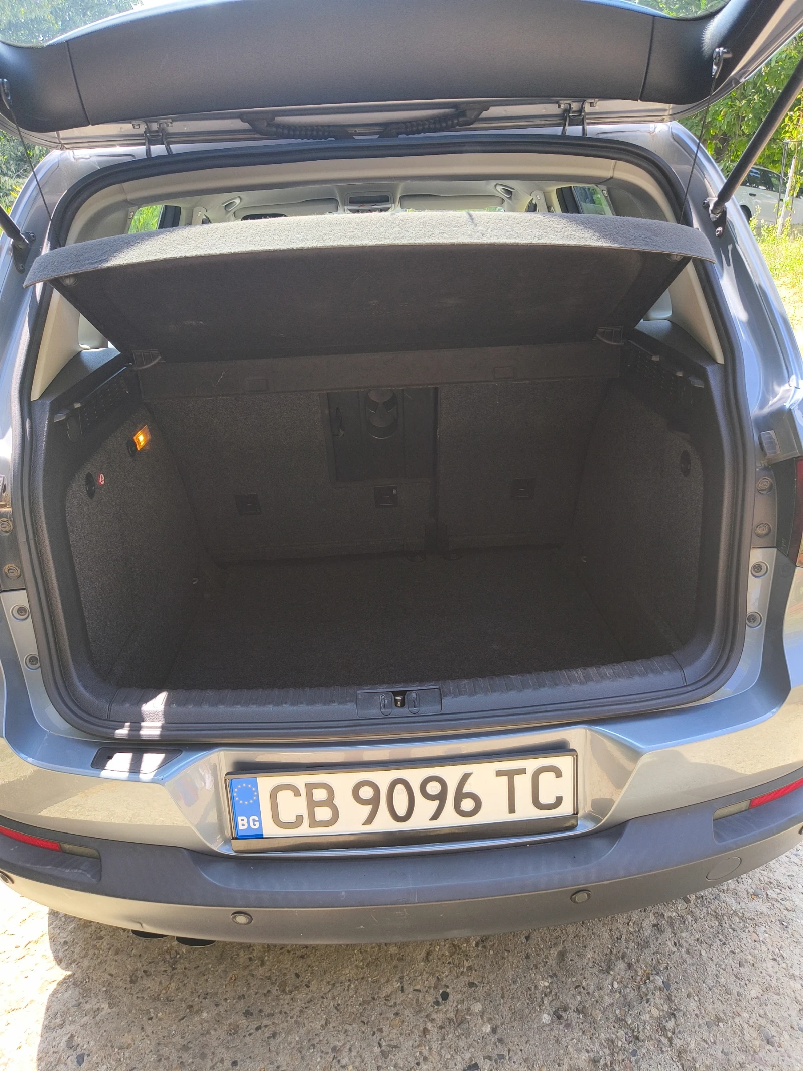 VW Tiguan, снимка 8 - Автомобили и джипове - 55605067