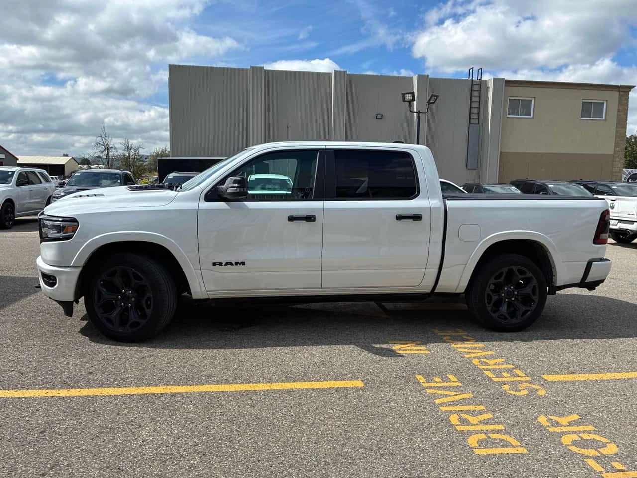 Dodge RAM 1500 Limited / 360 / Hud / Harman Kardon / Обдухване / , снимка 2 - Автомобили и джипове - 56198746