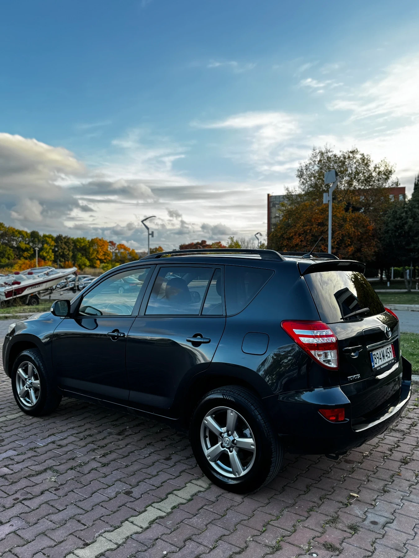 Toyota Rav4 2.2 D-4D, снимка 7 - Автомобили и джипове - 56741141