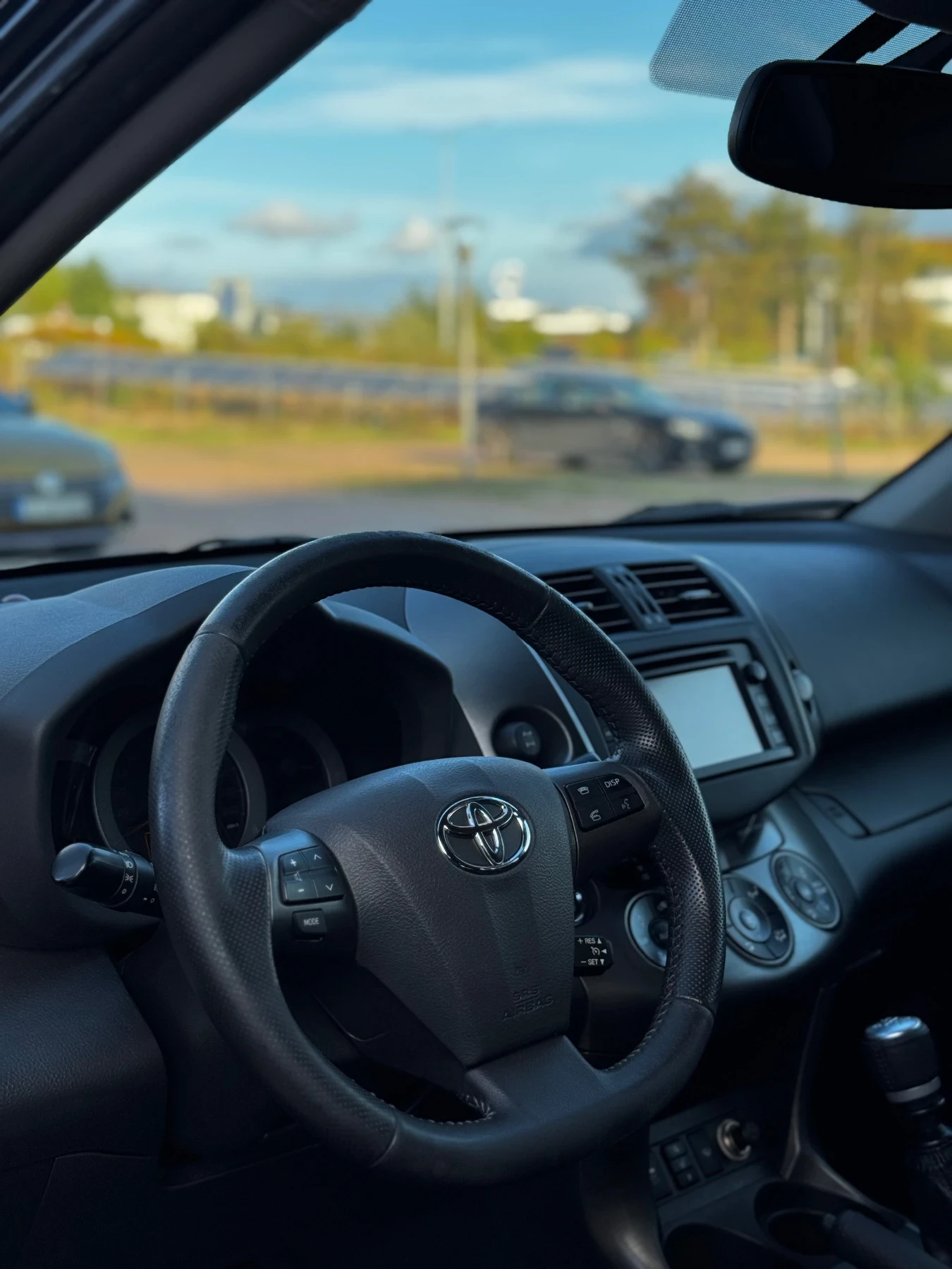 Toyota Rav4 2.2 D-4D, снимка 8 - Автомобили и джипове - 56741141