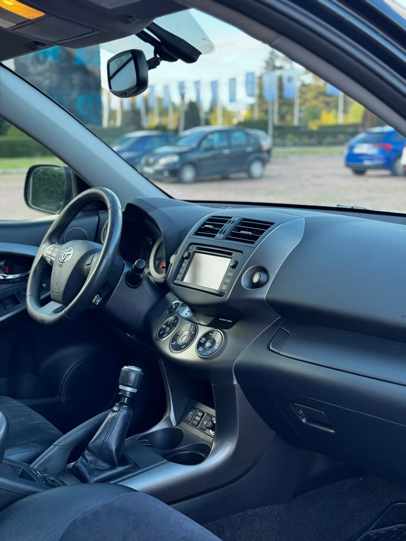 Toyota Rav4 2.2 D-4D, снимка 9 - Автомобили и джипове - 56741141