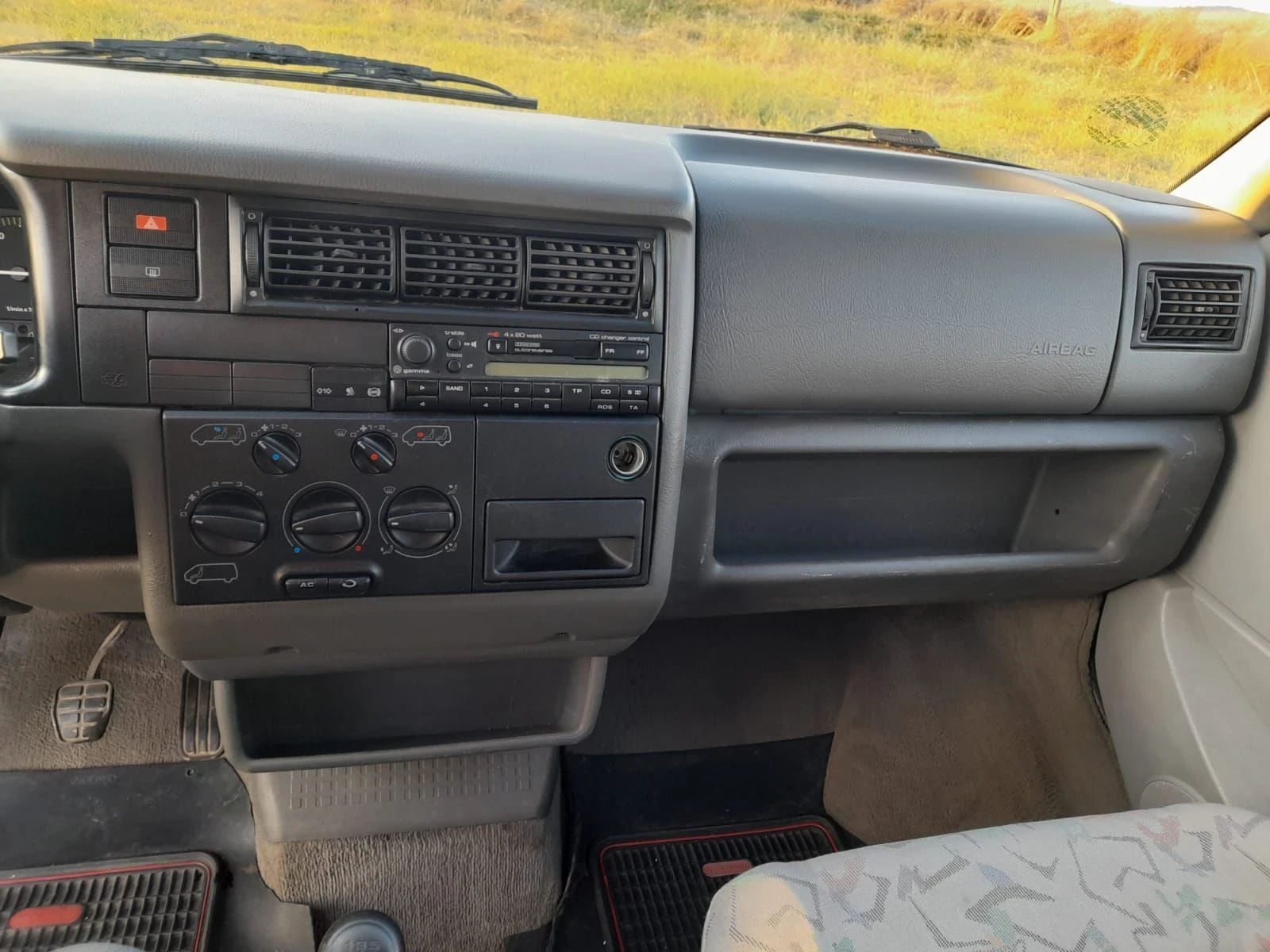 VW T4 Multivan Allstar 2.5TDI, снимка 10 - Бусове и автобуси - 55570153