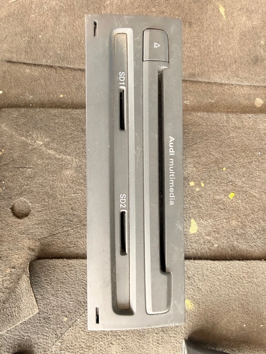 Медия MMI Навигация NAVI Мултимедия CD DVD Радио управление за Audi 4H0035666C-1