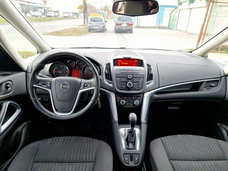 Opel Zafira 2.0 / АВТОМАТИК , снимка 8 - Автомобили и джипове - 43329159