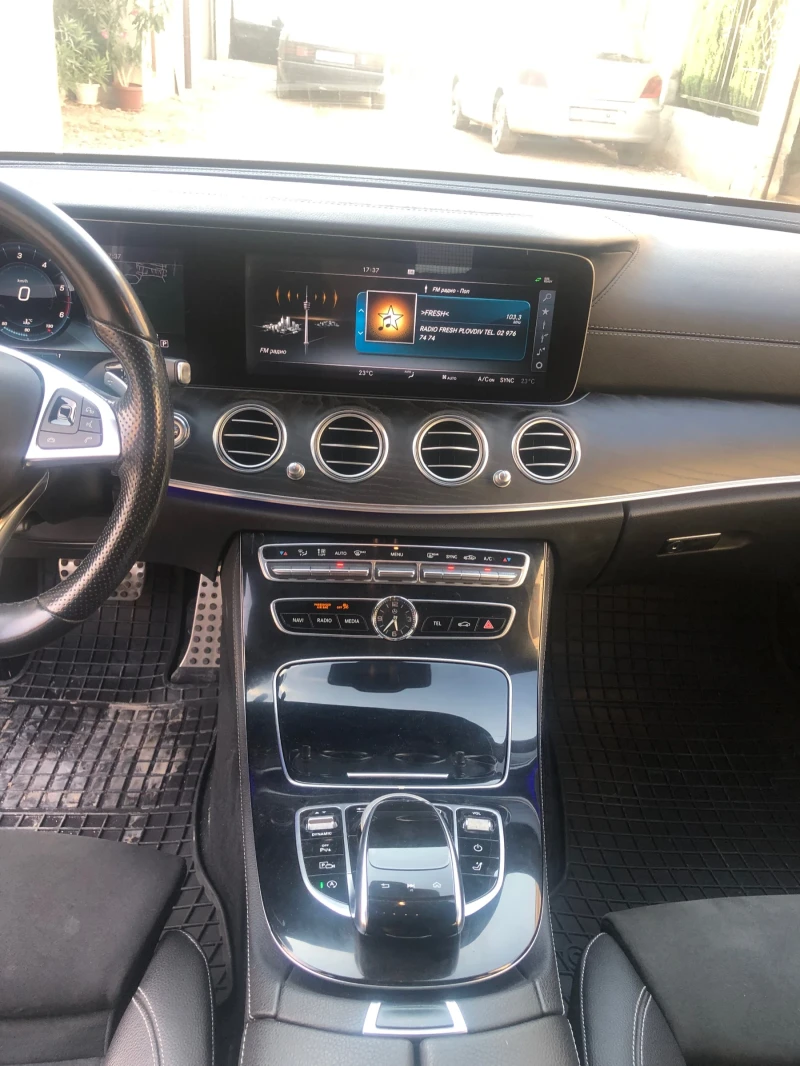 Mercedes-Benz E 350 Premium Plus, снимка 9 - Автомобили и джипове - 47311372