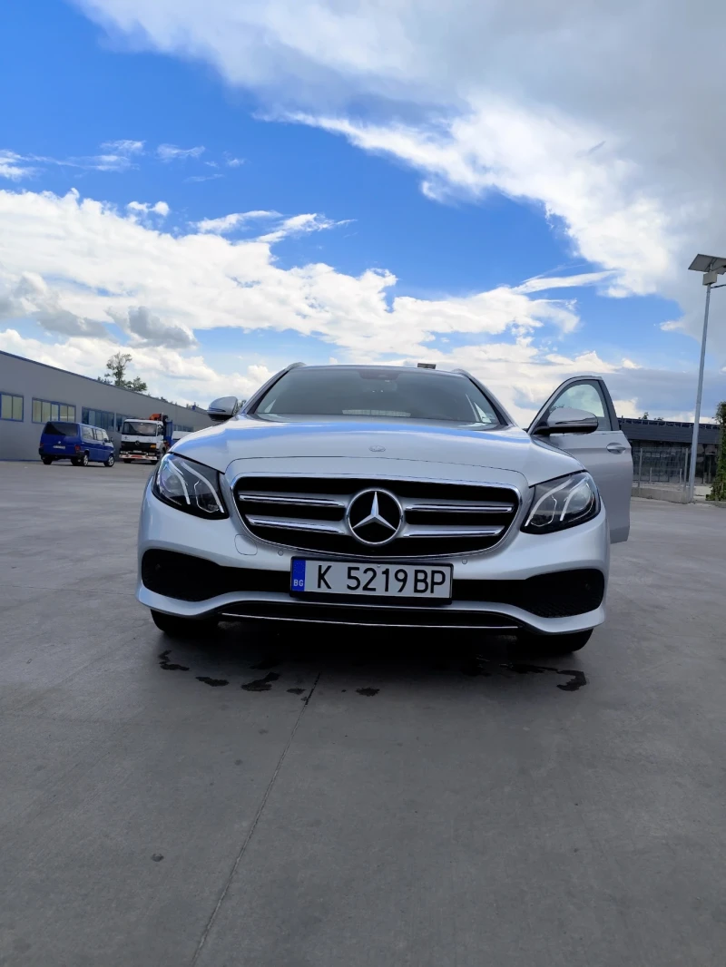 Mercedes-Benz E 220 Голямата Навигация, снимка 2 - Автомобили и джипове - 49453584