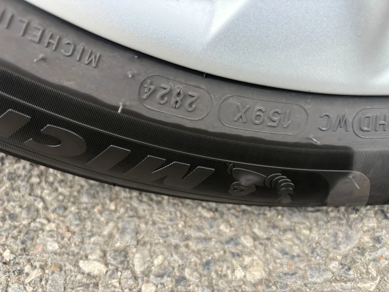 Toyota Corolla 1.6 6MT Executive Plus, снимка 13 - Автомобили и джипове - 52245260