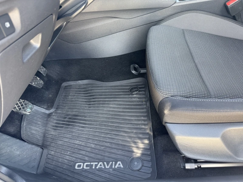 Skoda Octavia, снимка 9 - Автомобили и джипове - 50921772