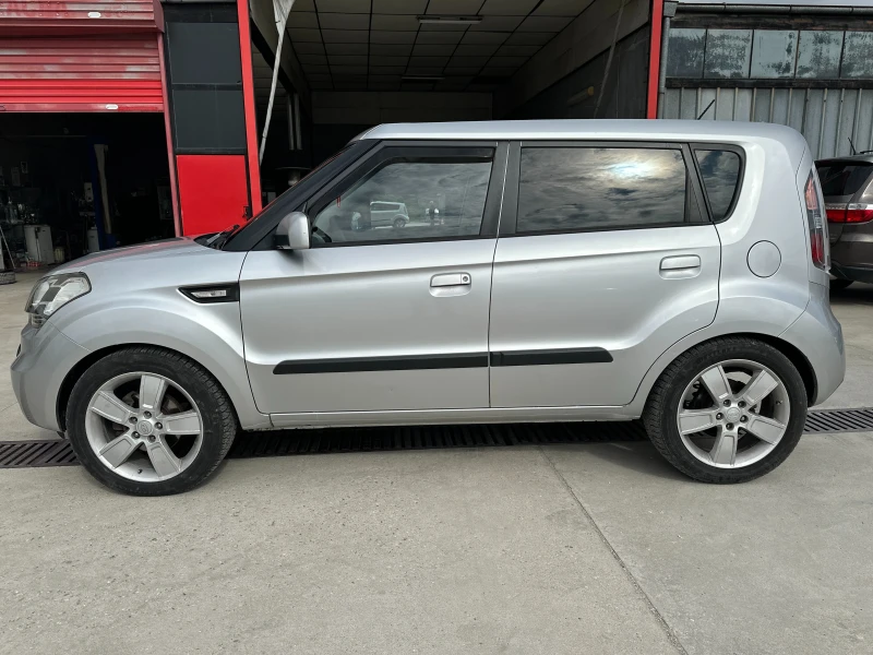 Kia Soul 1.6 CRDI, снимка 8 - Автомобили и джипове - 52051403