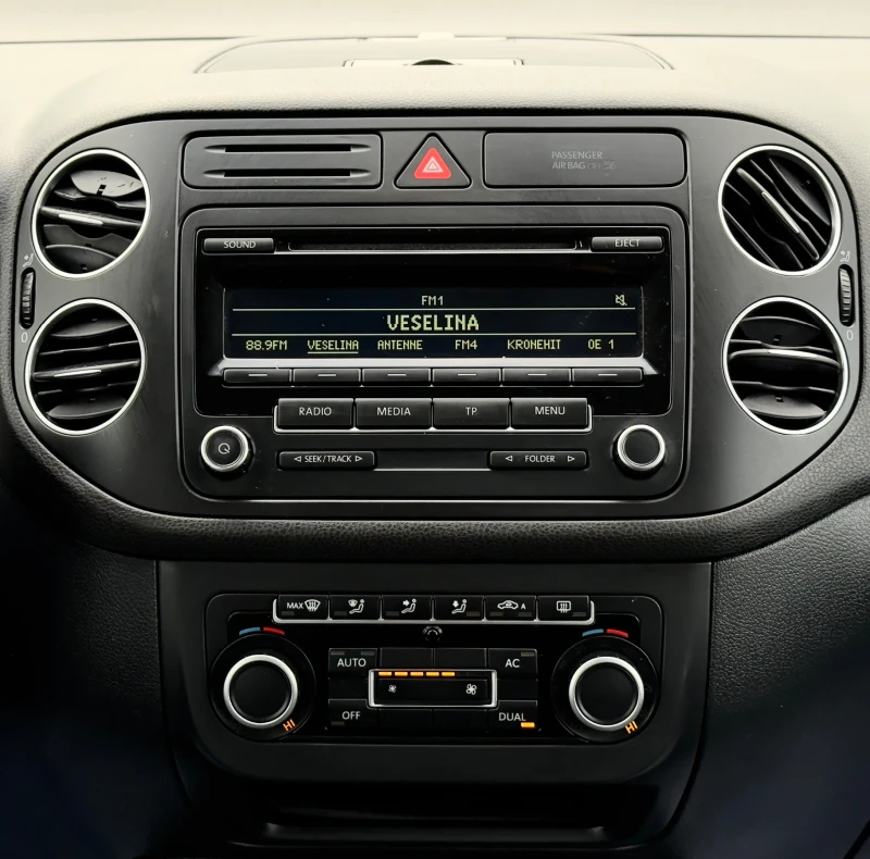 VW Golf Plus 1.6TDi FACELIFT, снимка 14 - Автомобили и джипове - 53101290