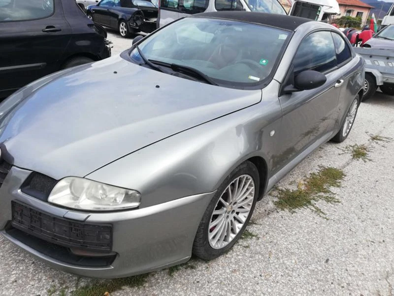 Alfa Romeo Gt 1.9 JTD, снимка 2 - Автомобили и джипове - 30231517