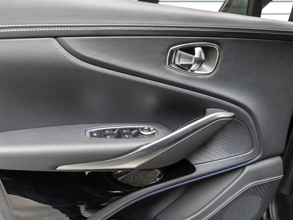 Aston Martin DBX = Air Suspension = Гаранция, снимка 5 - Автомобили и джипове - 54013461