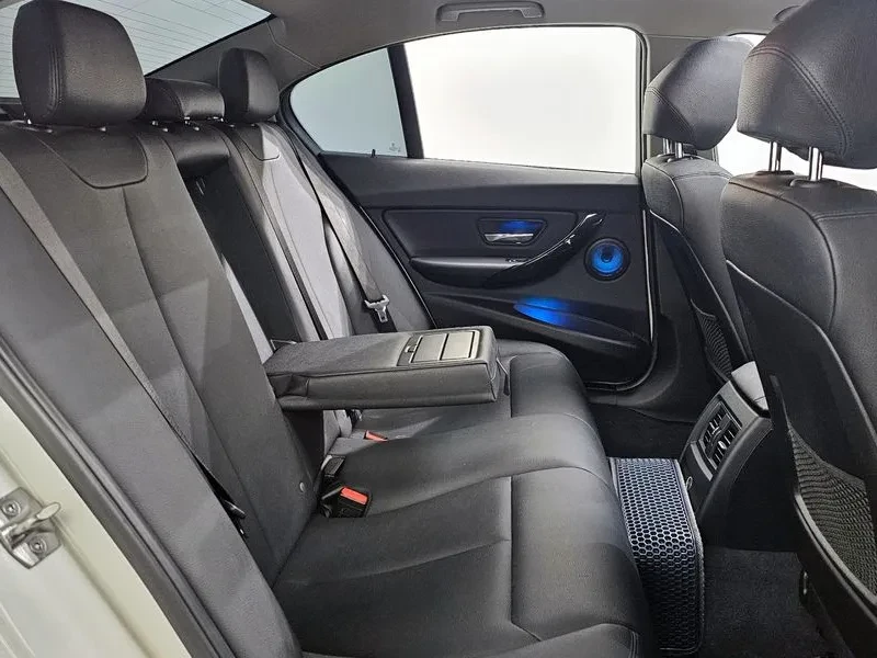 BMW 320 d, снимка 12 - Автомобили и джипове - 54592495