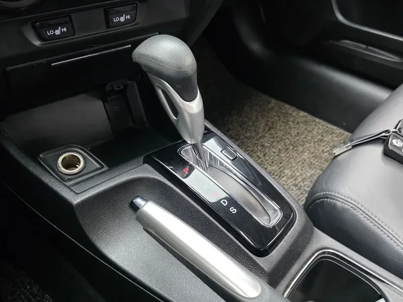 Honda Civic 1.8, снимка 8 - Автомобили и джипове - 55783346