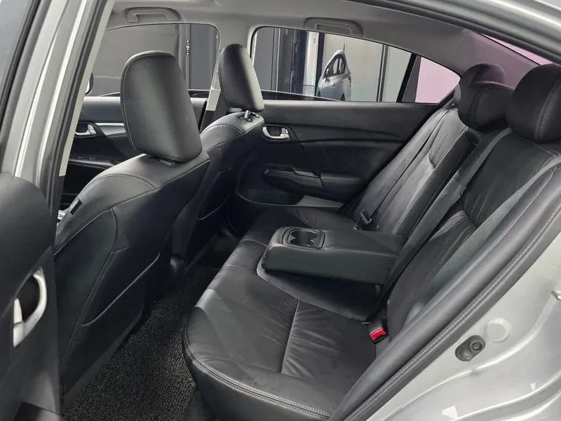 Honda Civic 1.8, снимка 11 - Автомобили и джипове - 55783346