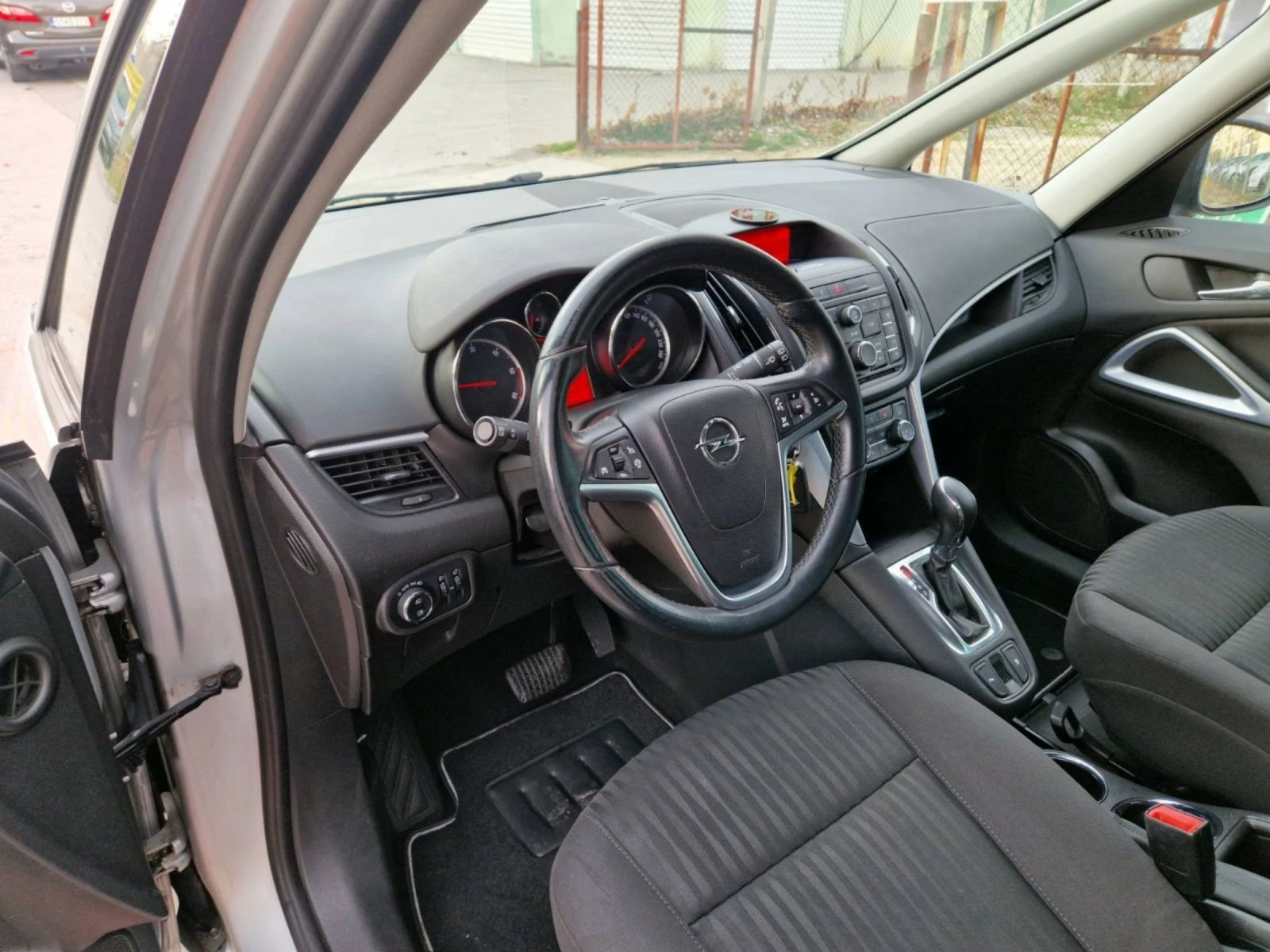 Opel Zafira 2.0 / АВТОМАТИК  - изображение 7