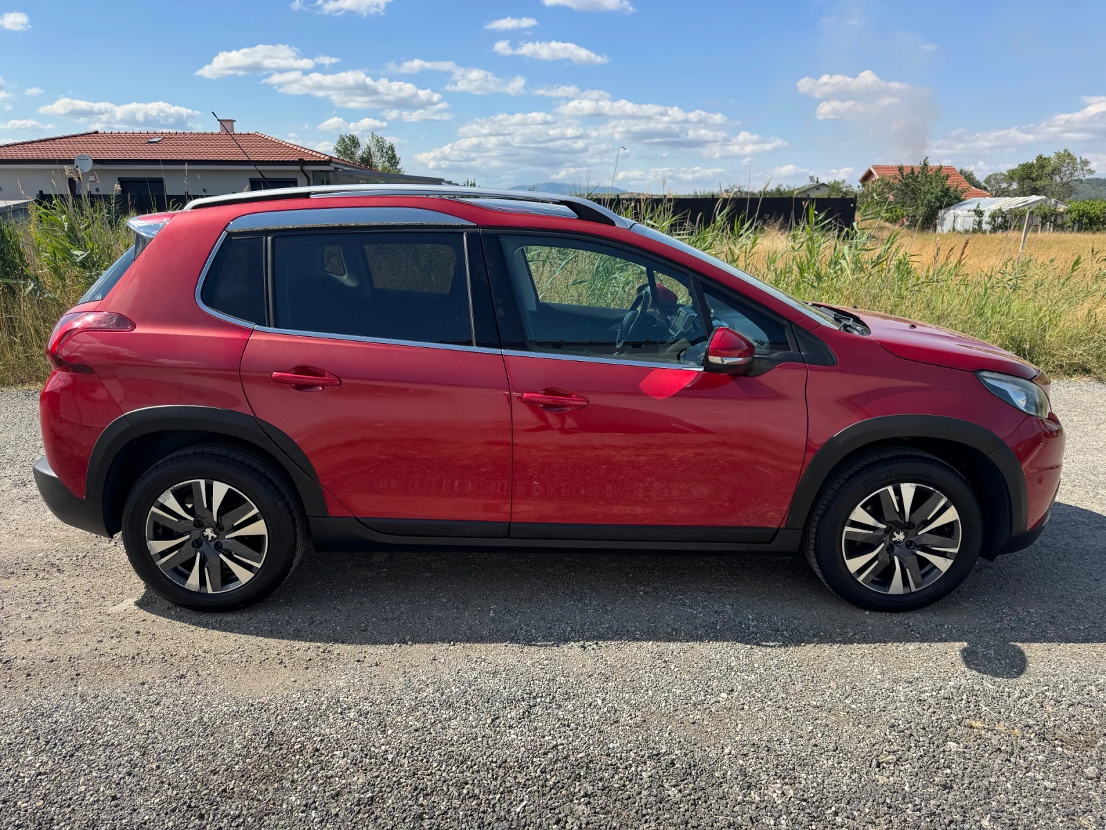 Peugeot 2008 1.2 TURBO * PANO* NAVI* SERVICE* FULL*  - изображение 4